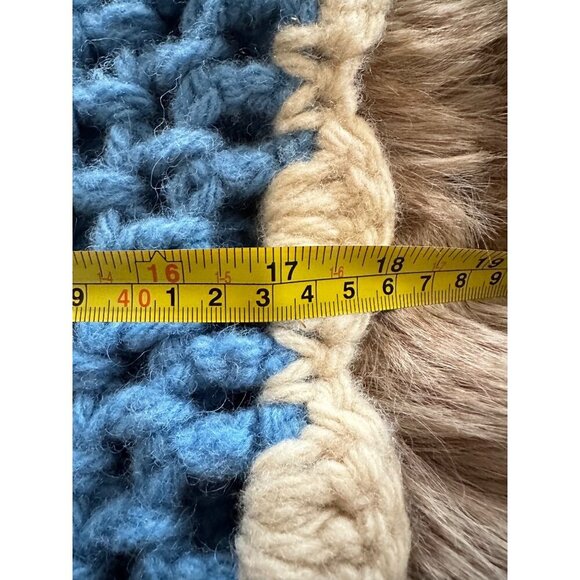 Handmade Blue & Beige Crocheted chunky Knit Pillowcase with Scalloped Edges - Picture 6 of 8